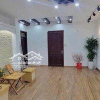 Gia Đình Cần Bán Căn Góc Tòa 17T2 Trung Hòa - Nhân Chính, Cửa Hướng Tây Bắc