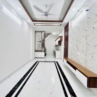 Chủ Nhà Cần Tiền Gấp Nên Bán- Vị Trí Đẹp - Lô Góc - Oto Qua Nhà - Đủ Công Năng - Nhà Đẹp Ở Luôn.