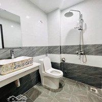 Chủ Nhà Cần Tiền Gấp Nên Bán- Vị Trí Đẹp - Lô Góc - Oto Qua Nhà - Đủ Công Năng - Nhà Đẹp Ở Luôn.