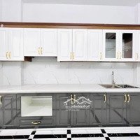 Chủ Nhà Cần Tiền Gấp Nên Bán- Vị Trí Đẹp - Lô Góc - Oto Qua Nhà - Đủ Công Năng - Nhà Đẹp Ở Luôn.