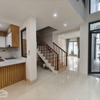 Trung Tâm Quận Long Biên-Nhỉnh 7 Tỷ Có Nhà Hơn 50 Chỉ Việc Sách Valy Về Ở-Ô Tô Đỗ Cửa 100M Ra Aeon