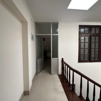 Chính Chủ Cho Thuê Gấp Căn Liền Kề Trung Yên 11 Cầu Giấydiện Tích122M2,6 Tầng, 8 Phòng Ngủgiá Bán 40 Triệu