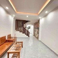 Bán Nhà Trần Thái Tông - Ô Tô Đỗ Cửa - Ngõ Thông - 10 Bước Chân Ra Ô Tô Tránh Đỗ Ngày Đêm