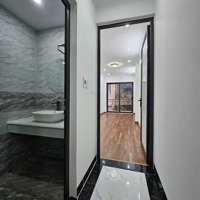 Bán Nhà Phân Lô Nguyễn Khoái 30M 4 Tầng Chỉ 5.X Tỷ