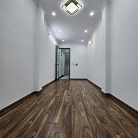 Bán Nhà Phân Lô Nguyễn Khoái 30M 4 Tầng Chỉ 5.X Tỷ
