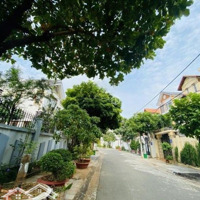 Bán Gấp Biệt Thự Phương Nam (Phường 8 Vũng Tàu)Diện Tích200M2 Giá Chỉ 19 Tỷ Cách Biển 800M
