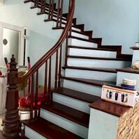 Cho thuê nhà nguyên căn đường Nguyễn Công Hoan, Ba Đình, nhà đẹp, ngõ thông, gần ngay ô tô