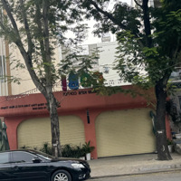 Cần Cho Thuê Nhà Nguyên Căn Mặt Tiền Đường Rộng 30 M, Đặng Thùy Trâm - P13, Quận Bình Thạnh.
Căn Gó