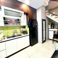 Bán Nhà Cầu Giấy 40M2 * 5T Ô Tô Đỗ Cửa Ngày Đêm Chỉ Nhỉnh 7 Tỷ