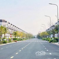 Bán Nhà Liên Kế Có Khuôn Viên Khu Nhà Mới, Đẹp, Hiện Đại Rộng Rãi Với Nhiều Cây Xanh, Công Viên