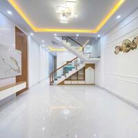 CHỈ 700TR SỞ HỮU NGAY NHÀ 2 LẦU SHR GẦN TRƯỜNG LÁI BỬU LONG