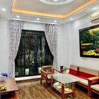 Nhà Bồ Đề - Gần Hồ Gần Công Viên - Diện Tích 50M 5Tầngmặt Tiền4.5M - Ô Tô 7 Chỗ Tận Nhà - Giá Tốt.