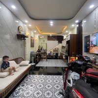 Chính Chủ Bán Gấp Nhàmặt Tiềnđường Nguyễn Trung Trực.quận Bình Thạnh.giá Tốt Chỉ 3Tỷ250/52M2.Shr