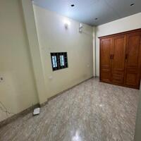 Tôi chính chủ cần bán nhà ngõ 88 Sơn Tây - Ba Đình. Diện tích 28m² x 5 tầng. Mặt tiền 4,7m. Giá 3,99 tỷ.