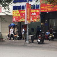 Cho Thuê Văn Phòng Lầu 1,2,3 Mặt Tiền Đường Võ Văn Tần, P5, Quận 3 Giá 305.000 Đồng /M2