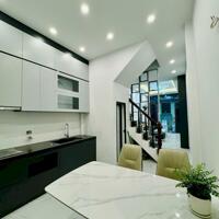 Bán nhà riêng Giáp Bát, Hoàng Mai 37m x 4T giá 7.35 tỷ, nhà đẹp, 2 thoáng, tặng nội thất