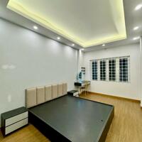 Bán nhà riêng Giáp Bát, Hoàng Mai 37m x 4T giá 7.35 tỷ, nhà đẹp, 2 thoáng, tặng nội thất