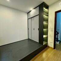 Bán nhà riêng Giáp Bát, Hoàng Mai 37m x 4T giá 7.35 tỷ, nhà đẹp, 2 thoáng, tặng nội thất