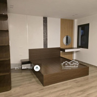Nhà Đẹp 6 Tầng Thang Máy Lô Góc Sát Phố Aeon Long Biên