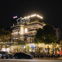 Cho Thuê Nhà Mặt Phố Quảng An View Hồ Diện Tích 300M, Mặt Tiền 10M, Có Sân Vườn Rất Rộng. Đoạn Đẹp