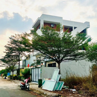 Cần Bán Nền 114M2 Vị Trí Đẹp Nằm Ngay Ban Quản Lí Dự Án Giá Chỉ 1Tỷ735