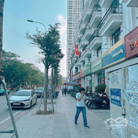 Mặt Phố Xuân La, Hoa Hậu Của Các Hoa Hậu