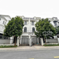 Bán Nhanh Biệt Thự Song Lập Sao Biển 142,2M2 Đông Nam - Gần Công Viên Tại Vinhomes Gia Lâm