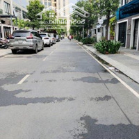 Bán Nhà Ngộp Bank Vị Trí Rất Đẹp Đường Sư Vạn Hạnh, P.12, Quận 10 (4,5X15M) Nhà 3 Tầng. Giá Bán 19 Tỷ