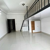 Phòng Chdv Ban Công Free Phí Dịch Vụ - Free Xe Sát Đại Học Văn Lang