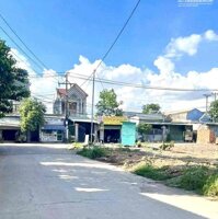 Cần tiền bán gấp 2 lô đất liền kề ngang 10m có thổ cư ngay chợ An Linh – Phú Giáo giá ngôp đầu tư .Lh: 0901196632