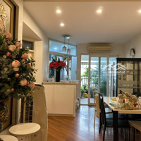 Bán Căn Hộ 17T2 - Hoàng Đạo Thuýdiện Tích: 152,5 M2 , 3 Ngủ ,3Vs,Giá Đầu Tư Liên Hệ: 0914239998