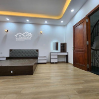 Nhà Đẹp Ở Luôn, Lô Góc 3 Thoáng Full Tiện Ích Phố Ngọc Khánh 45M2 4 Tầng Giá Chỉ 11 Tỷ