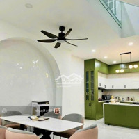 Sát Mặt Tiền Dương Quảng Hàm -Hẽm Xe Hơingủ Nhà- 84M2 (5,5Mx12M) - 3 Phòng Ngủchỉ 8Tỷ 4