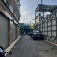 Nhà phố đẹp mới 100% cạnh chợ Bình Triệu, P. Hiệp Bình Chánh