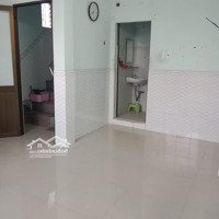Nhà Mình Cho Thuê Nguyên Lầu 2, Phòng Có Cửa Sổ Thoáng Mát, Có Sẵn Máy Lạnh