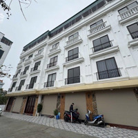 Bán Nhà Từ Liêm 30M2 X 5 Tầng, Ô Tô Đỗ Cửa Vào Nhà, View Sân Chơi Và Hồ Sen