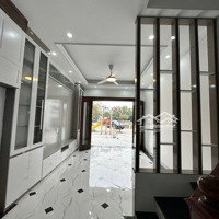 Bán Nhà Từ Liêm 30M2 X 5 Tầng, Ô Tô Đỗ Cửa Vào Nhà, View Sân Chơi Và Hồ Sen