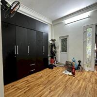 Nhà Phó Đức Chính 50M2 5 Tầng Lô Góc Ô TÔ Đỗ Cửa 19 Tỷ Kinh Doanh 1 Bước Ra Phố