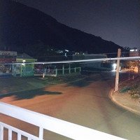 Cần Bán Gấp Giá Rẻ Nhà 3 Tầng Cạnh Lô Góc Ven Biển