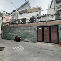 Siêu Phẩm Cho Thuê Căn Biệt Thự Sân Vườn Rộng + Đường Lê Văn Sỹ, P. 13, Quận 3