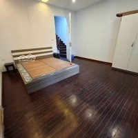 Cho Thuê Nhà Phố Hoàng Quốc Việt - Lô Góc - 6 Tầng - 55M2 - Kinh Doanh Đỉnh - Ô Tô Dừng Đỗ Ngày Đêm