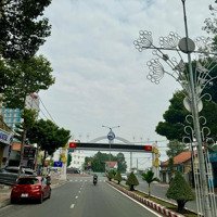 Bán Gấp Nhà Mặt Tiền Đường Huỳnh Văn Luỹ, Kinh Doanh Thuận Tiện, Liền Kề Đại Lộ Bình Dương