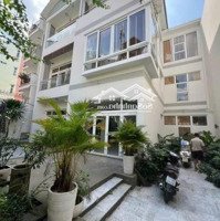 Chính Chủ Cần Cho Thuê Biệt Thự Lê Văn Sỹ Trung Tâm Quận 3. 15M*20 Trệt 2 Lầu Giá Bán 90 Triệu/Tháng