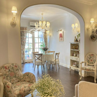 (Chính Chủ) Bán Căn 3 Ngủ 3 Vệ Sinh155M2, Nhà Đẹp, Nội Thất Xịn, Sổ Đỏ Cc. Giá Bán 8,5 Tỷ 17T Hoàng Đạo Thúy