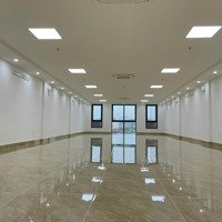 Cho Thuê Nhà Mặt Phố Nguyễn Thái Học Diện Tích 100M2 X 5 Tầng Giá Bán 80 Triệu/Tháng, Thang Máy