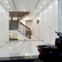 Bán Gấp nhà riêng 56mx4 tầng đường Hồ sen ( phố Thích Trí Hải). Giá Rẻ