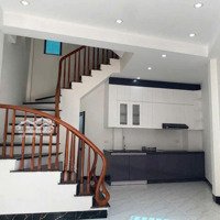 Siêu Hot! Lô Góc 2 Mặt Thoáng Giá Chỉ 2.5 Tỷ, 4 Tầng, 33M2. Di Chuyển Ql6 Khoảng 1Km. Liên Hệ: 0966929600