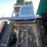 Cần bán nhà 3 tầng kiệt oto Trần Cao Vân, giá sập hầm chỉ hơn 5 tỷ.