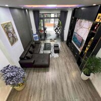 Cần bán nhà 3 tầng kiệt oto Trần Cao Vân, giá sập hầm chỉ hơn 5 tỷ.