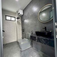 Cần bán nhà 3 tầng kiệt oto Trần Cao Vân, giá sập hầm chỉ hơn 5 tỷ.